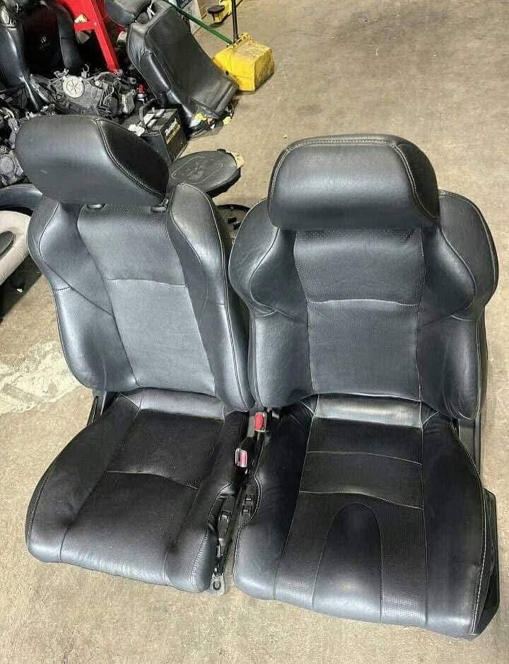 Nissan 350Z Coupe Seats – LH & RH, Excellent Condition
