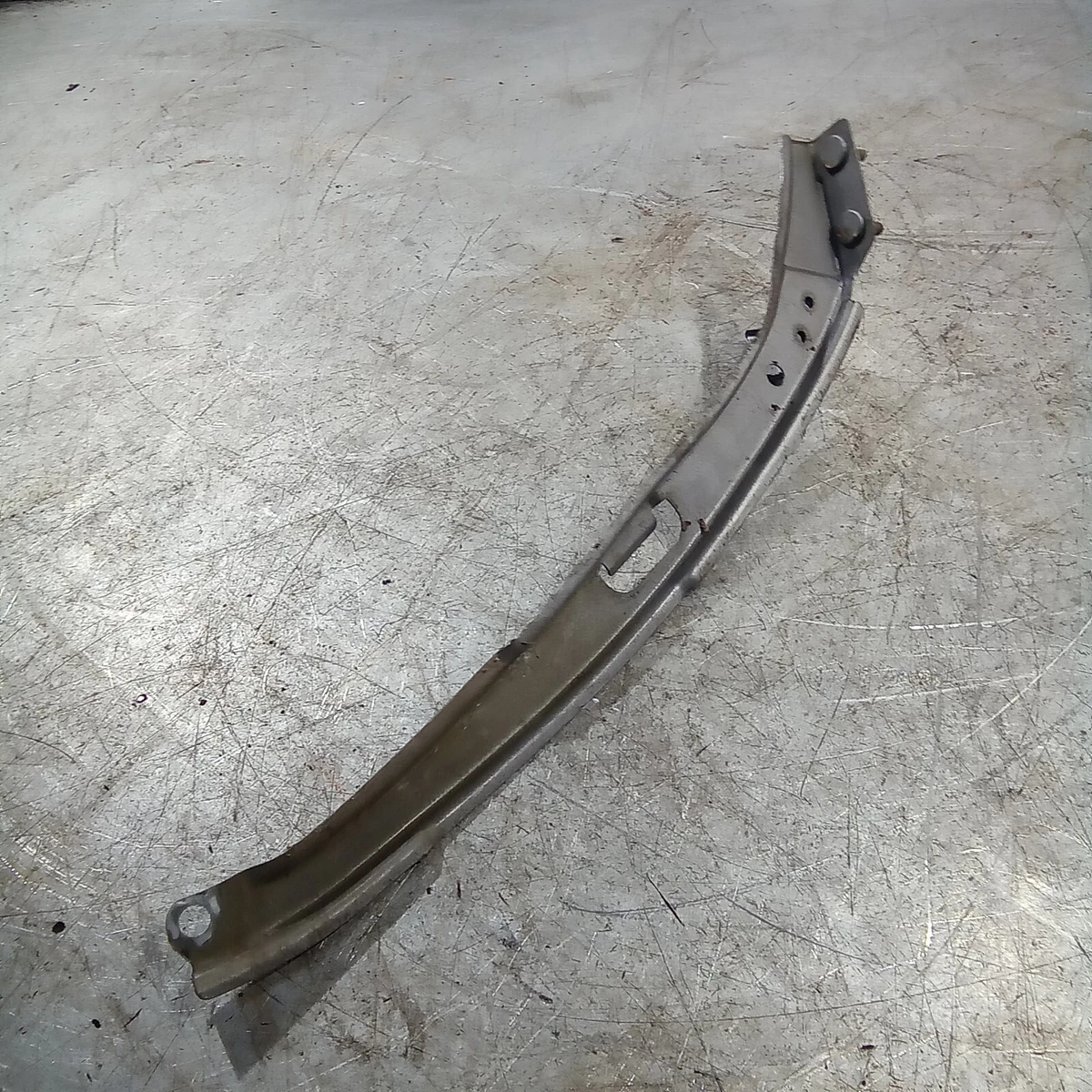 Toyota Celica Mk7 T230 1999-2006 Driver/Right/OS Headlight Mount Bracket
